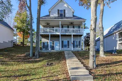 Image de House #04 - Happy Camper-(No Pets) -Private Pier