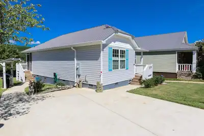 Image de House #48 Tranquility Base (No Pets)