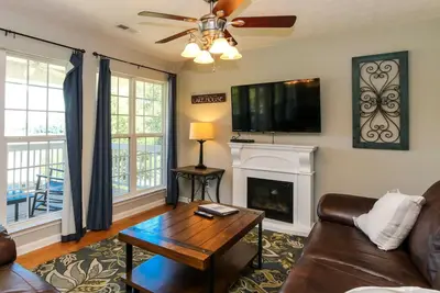 Image de House #16 - Weiss Decision - (No pets) Lake View