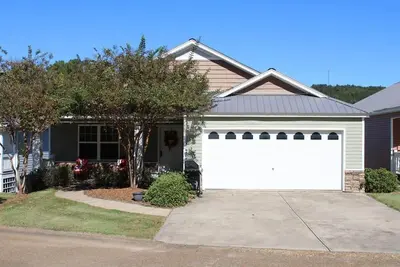 Image de House # 49 No Wake Zone (no pets)