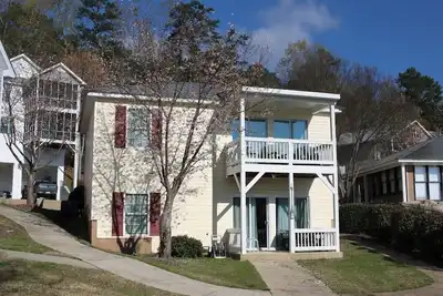 Image de House #61 Teal We Meet Again (Pet Friendly)