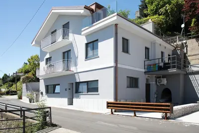 Image de Magnificent house with lake view, Magnifica casa vista Lago