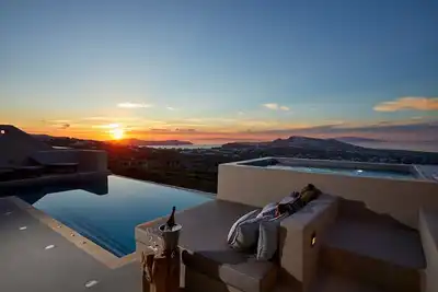 Extravagant Hillside Santorini Villa | 3 Bedrooms | Villa Fortuna | Infinity Pool | Stunnings Sea & Sunset Views | Pyrgos