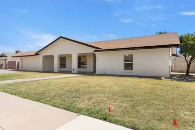 Image de Hip & Modern Oasis + Pool & Spa! \n\n