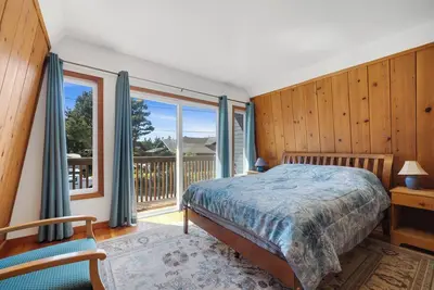 Image de Cottage by the Sea · Cozy A-Frame · Short Walk to Nedonna Beach