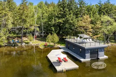 Image de 4bed, 4bath, South exp, prestigious area of Royal Muskoka Island w/road access