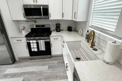 Image de Luxury Living 3br/2. 5ba Clt Home