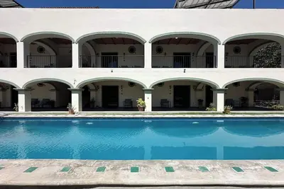 Image de Tranquil Studio Suite with Outdoor Salt Water Pool