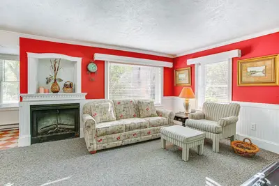Image de Relax Fireside! Frankfort Apt Near Dtwn & Beaches