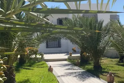 Image de Spectacular Tunisian Villa w/pool- 5 min walk from the beach, Palm Cafe, Casino