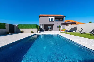 Image de Bel appartement à Tinj avec WiFi