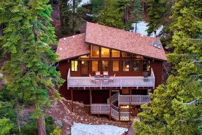 Image de Lake + Beach Access, Pool, Tennis | Walk to Chambers | Tahoe Timber by AvantStay