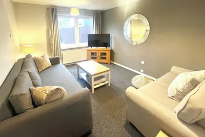 Image de Large 2-Br  • City Home  • Free Parking  • Sleeps 6