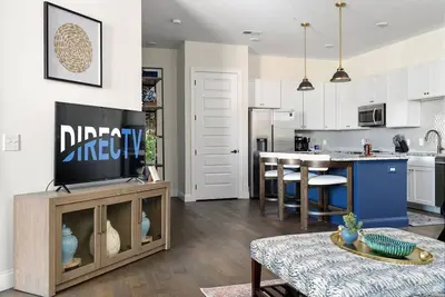 Image de Short North Penthouse | Free Parking | No Steps!