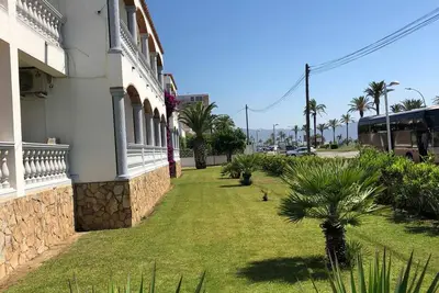 Image de Vista Bahia 9 - Apartamento en primera lĂnea de mar a pocos metros del centro de Empuriabrava con aparcamiento.