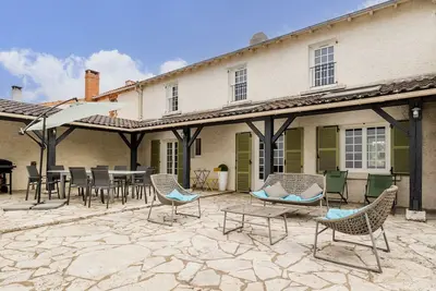 Image de Maison de charme avec jardin près de Nantes, 4 chambres, wifi, équipements bébé et babyfoot