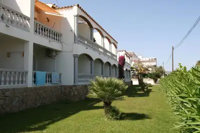 Image de Vista Bahia 11 - Apartamento en primera lĂnea de mar a pocos metros del centro de Empuriabrava con aparcamiento.