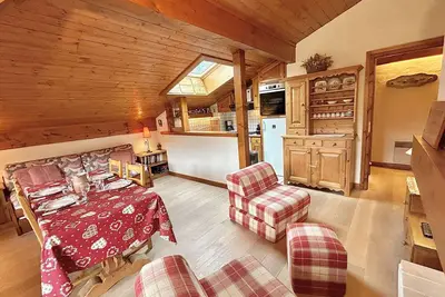 Image de Appartement cosy 2p+cabine, 6 couchages, proche télécabine Jaillet et centre, balcon Sud, garage privé