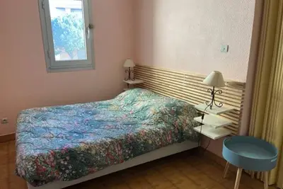 Image de Appartement T2 avec Garage à Proximité des Plages et Attractions