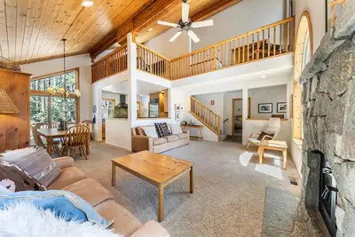 Image de Monthly Lease  - High Point By Tahoe Getaways with 3 Primary Suites!