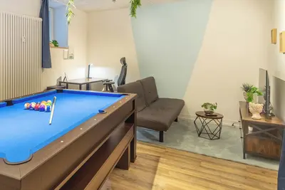 Image de pool table heaven with workingstation and Disney +
