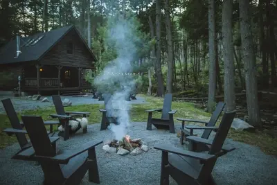 Image de Little River: Waterfront Sauna & Chic Log Cabin