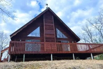 Image de Off Grid, Solar Powered Cabin on 33 Acres near Big and Little Manistee River!