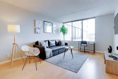 Image de Spacious Apt Near D. C. | Gym