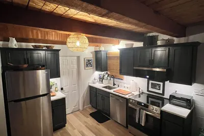 Image de Charming West Harwich Cottage, Newly Renovated, cozy but convenient location