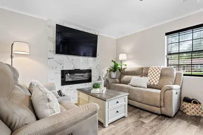 Image de Private Home in Pooler, Mins from Sva Airport + Pet Friendly