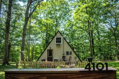 Image de 20% Winter Special: A-Frame; Seclusion; Woods; Wildlife; Tree-top deck.