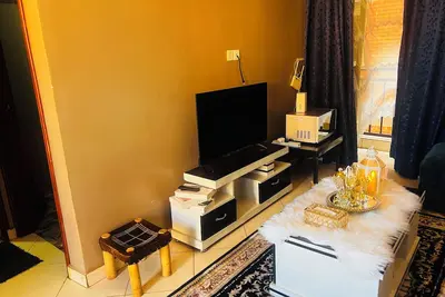 6 minute drive to the city center! \nStylish