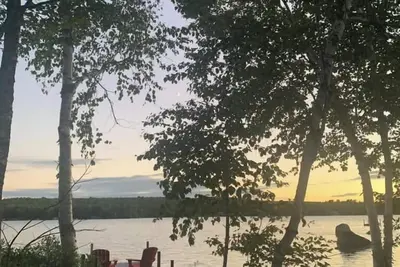 Image de Lakeside Serenity: Your Private Waterfront Escape