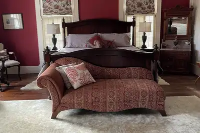 Image de Beautiful historic Antebellum home, 1. 5 acres, close to Lake Oconee, Sinclair