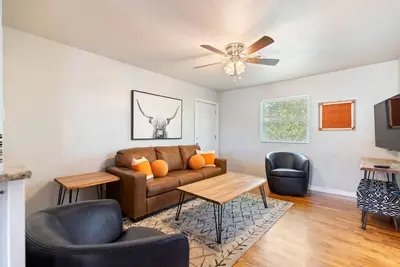 Image de Oklahoma State University Unit 6 blocks to the stadium