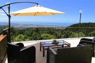 Image de Camaiore - Splendid villa with pool and sea view. . .