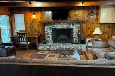 Image de Charming waterfront getaway on Lake Winnisquam!