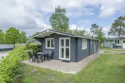 Image de Bungalow met Prive Sauna/ Infrarood Cabine in de Natuur