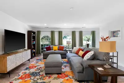 Image de Spacious Spanish-style Ranch Convenient to Atl