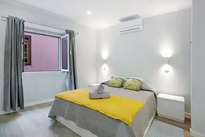Image de Appartement 'Família Dória Nóbrega T0' avec Wi-Fi et Climatisation