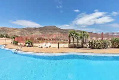 Image de Appartement de vacances 'Precioso Triple En JandĂa Beach' avec vue sur la mer, piscine et Wi-Fi