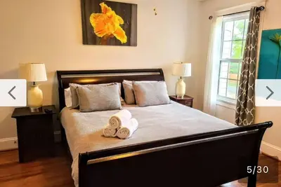 Image de Colorful & Cozy 3-Bedroom Home in Rva