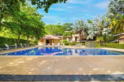 Image de Ocotal Beach House - Family Friendly & Only a Block To The Beach!