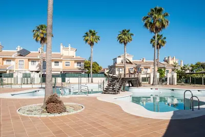 Image de Appartement \"Town House with Beautiful Views\" avec vue sur la mer, piscine partagée et Wi-Fi
