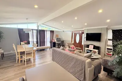 Image de Closest Disneyland Cheerful 4 bedroom home