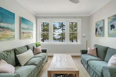 Image de Newly Renovated 2 Bedroom Art Deco on The Harbourfront