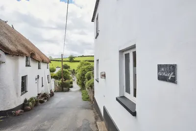 Image de The Old Post Office, family friendly, with a garden in Holcombe