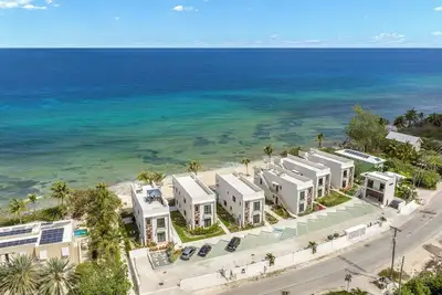 Image de Silver Reef #4 - 2 Br Luxe Oceanfront & Pool