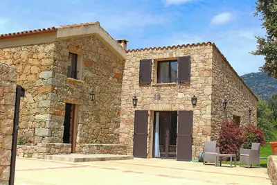 Image de Maison en Pierre Entre mer et Montagne Avec Jardin et Piscine Proche D'ajaccio