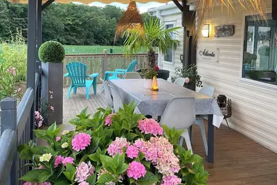 Image de Mobilhome  avec grande terrasse Dinard(35) Piscine CHAUFFÉE